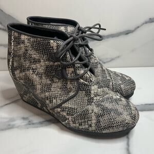 TOMS | Women's Black Brown Reptile Print Lace-Up Short Wedge Bootie Sz 9